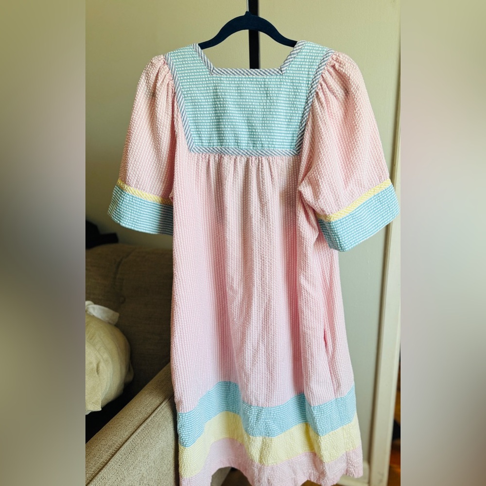 Vintage 1980’s Housecoat Seersucker Pastels Saybury.
#oo1 - Picture 5 of 6